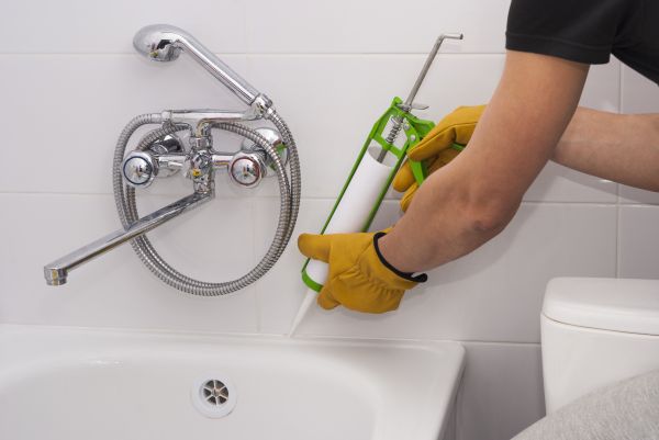 Bathtub Caulking in Fairfield