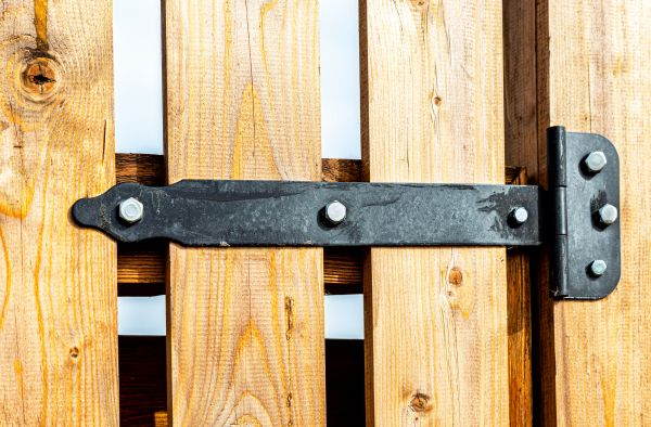 Gate Hinge Repair in Fairfield